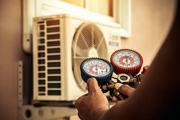 Professional Hvac technician working in Montgomery, IL